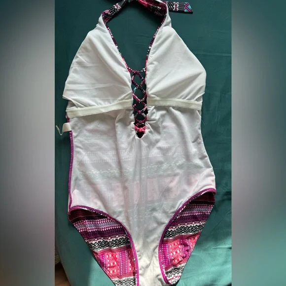 White and Pink Geometric Pattern 1 Piece Swimsuit Ladies size 14 - Picture 6 of 8